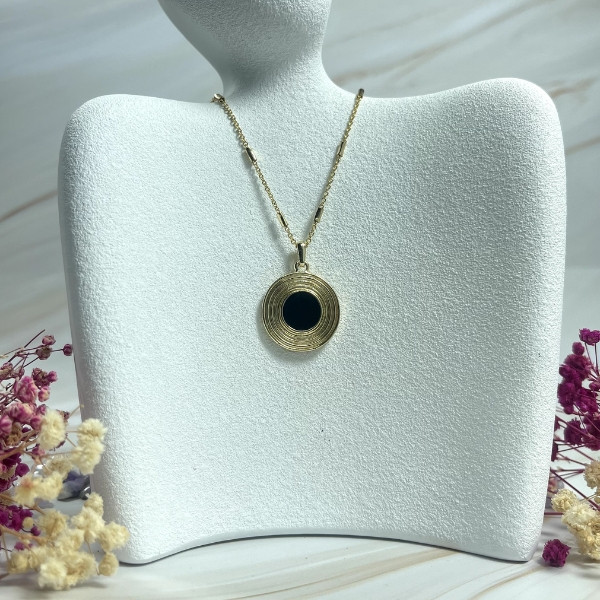 Black Stone Circle Pendant Necklace